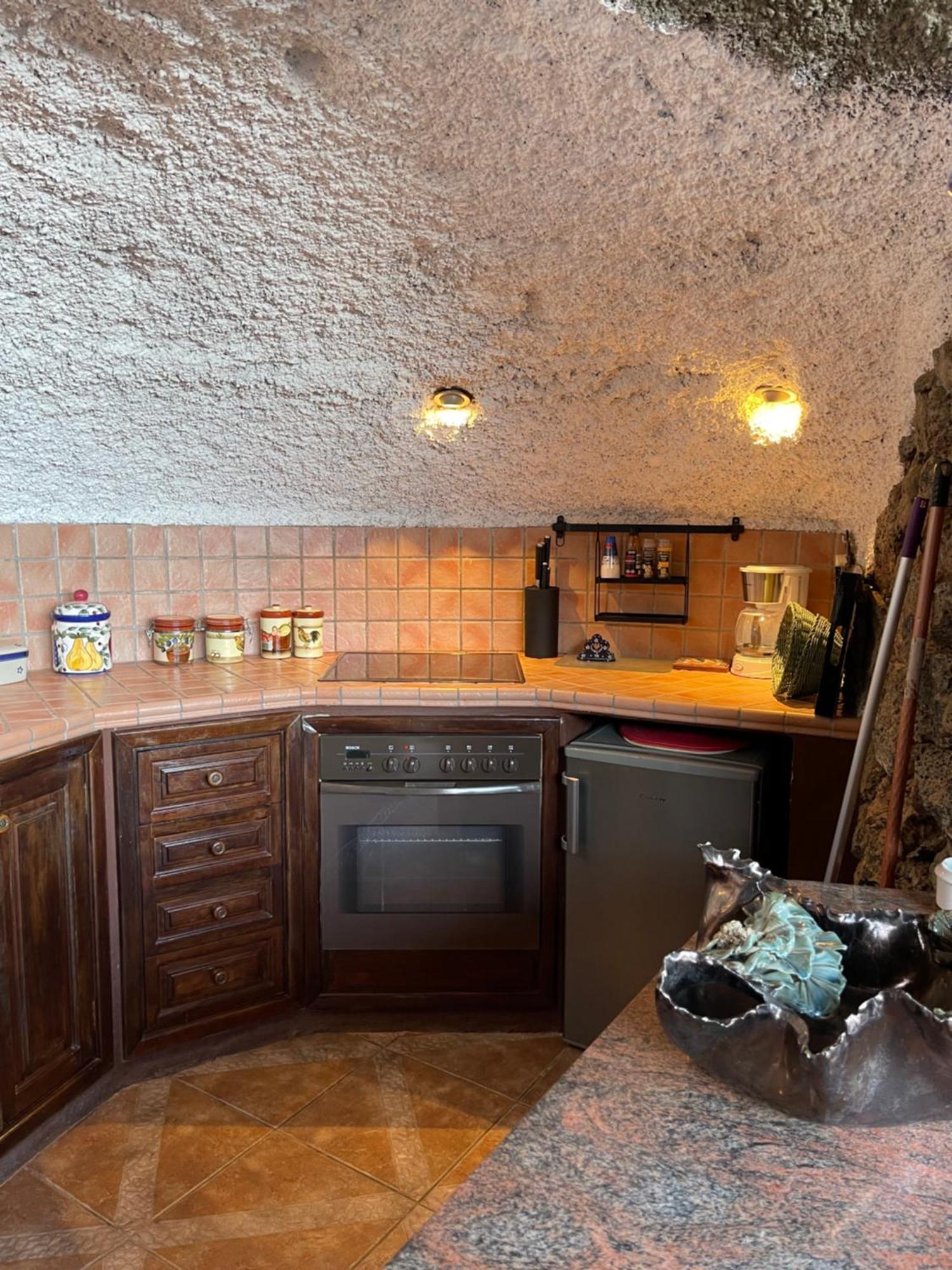 Castillo Lanzarote Villa Sophie - Luxury Villa -Sleep In A Volcanic Cave With Heated Pool Tías Exterior foto